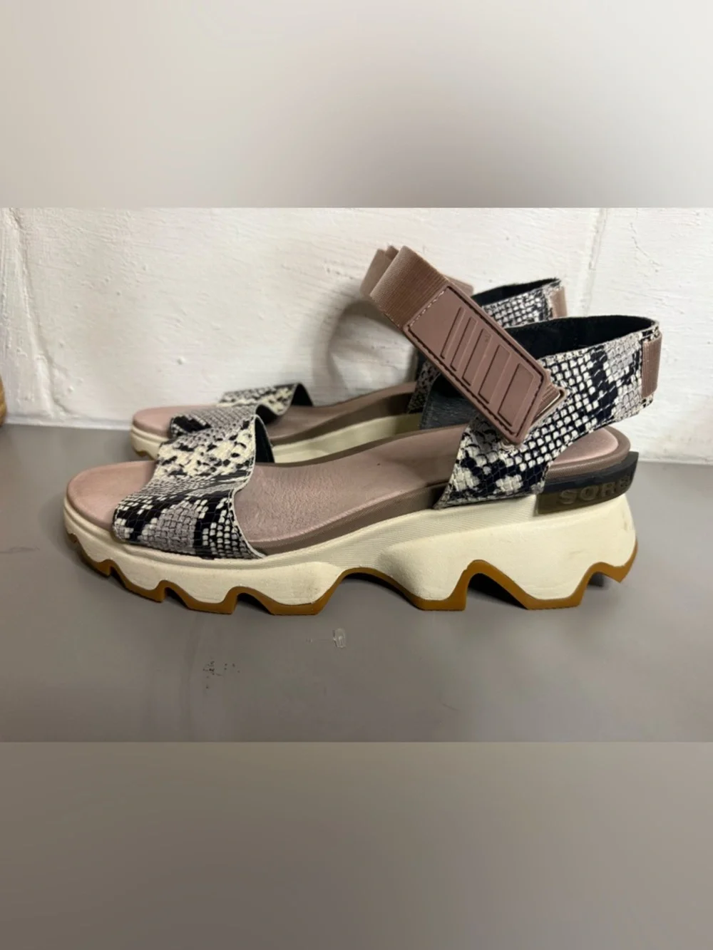 Sorel Women's Kinetic sandals - Picture 6 of 8